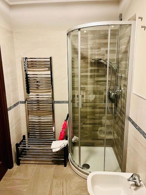 Apartment Incantevole Con Giardino - Garage Privato E Free Wifi *